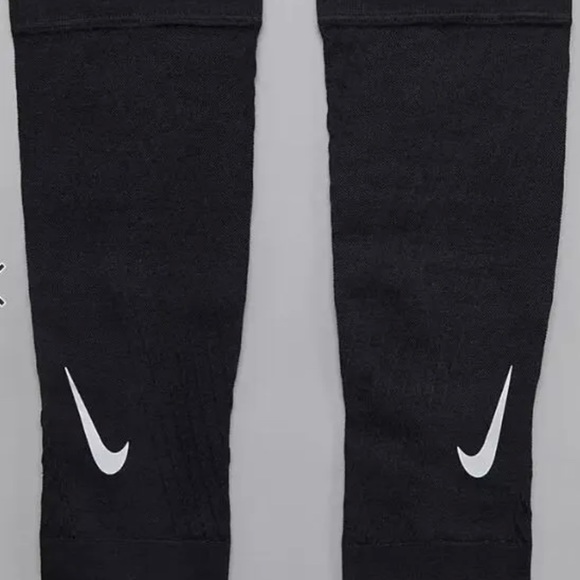 Nike Zoned Support Calf Sleeves - Black - NWT Damaged Box - Picture 3 of 4